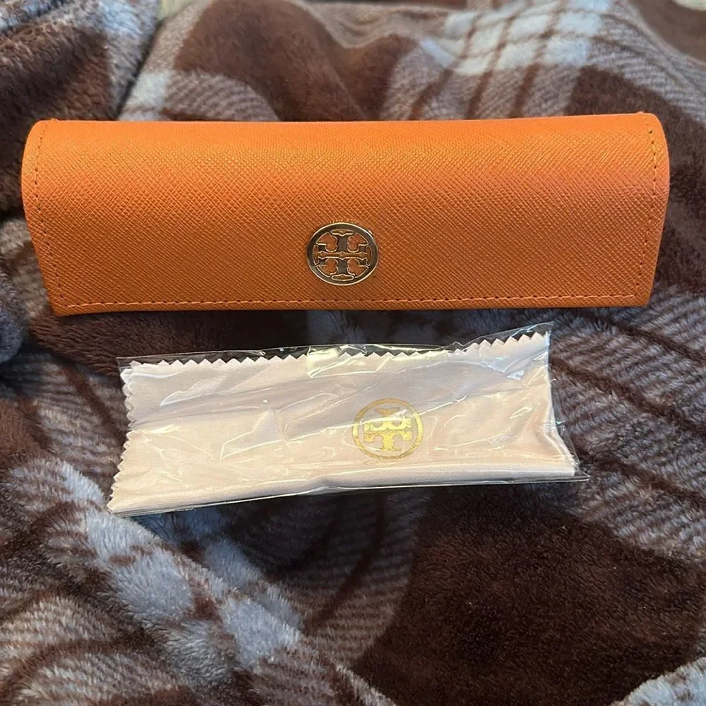 NWOT Tory Burch Eyeglasses Case with Cleaning Cloth